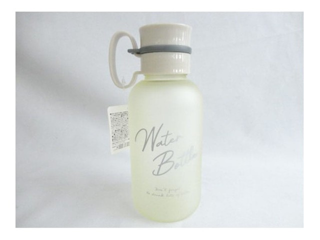 キャンドゥの持ち手付カラードリンクボトル550ml(550円)の商品画像