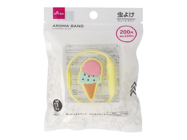 ダイソーの虫よけリストバンド（220円）の商品画像